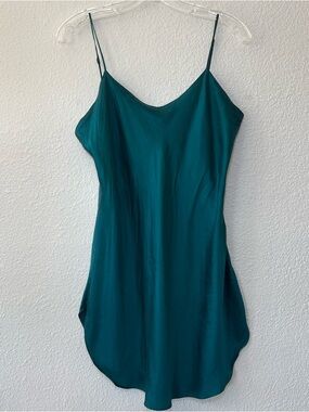VTG Victoria’s Secret 100% Silk Nightie Lingerie Gold Label Emerald Green Medium